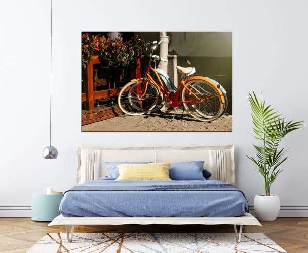 תמונת קנבס אופניים כתומות קלאסיות לסלון לעיצוב הבית