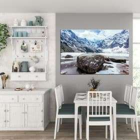 תמונת קנבס - סלעי אגם הקפוא לסלון, לחדר שינה, למטבח ולכל פינה שתבחרו