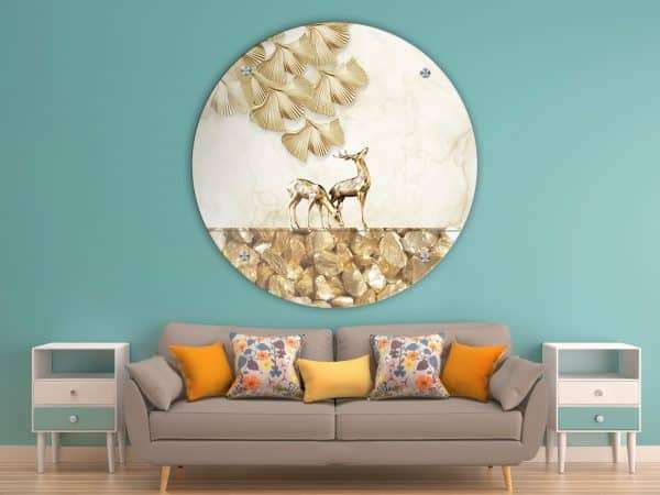 תמונת זכוכית איילים עלים וחצץ לעיצוב הבית על קיר בסלון