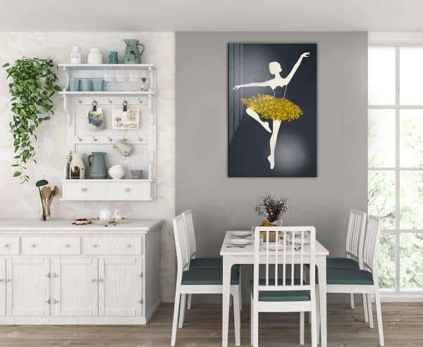 תמונת קנבס רקדנית ונוצות הטווס לסלון לעיצוב הבית